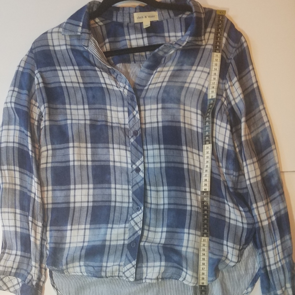 Cloth and stone plaid top